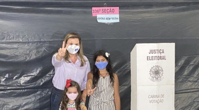 Candidata à prefeitura do Recife, Marília Arraes (PT) vota na capital