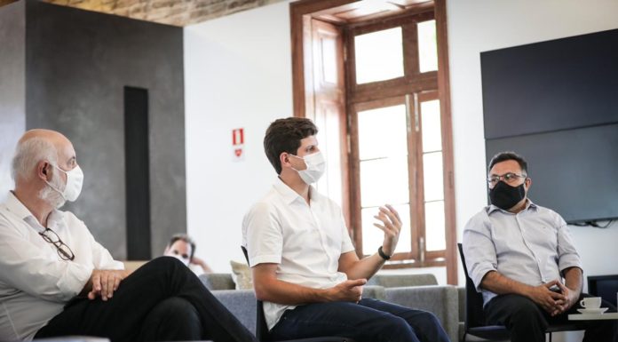 João discute propostas para intervenção urbanística