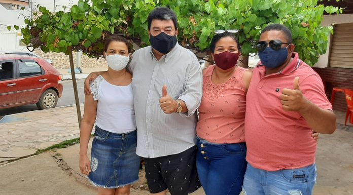 Ediléa e Lucimario do Assentando São Francisco, confraternizam com Ibamar Fernandes