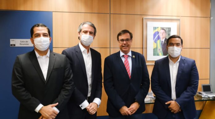 Fernando Monteiro recebe do ministro do Turismo garantia de recursos para Bom Conselho