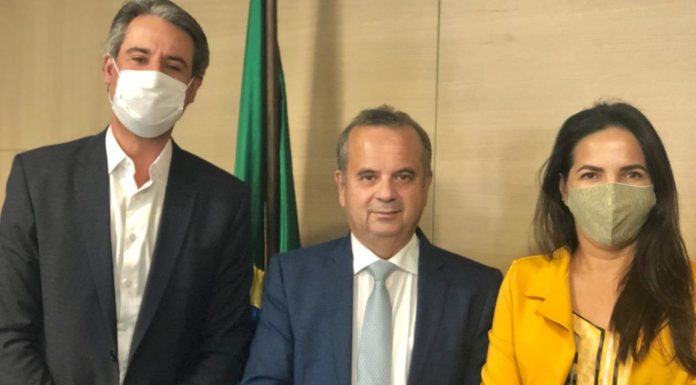 Fernando Monteiro conquista recursos para escola e pavimentação em Dormentes. Prefeita Josimara comemora