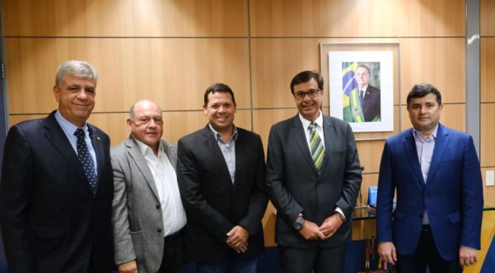 Eduardo da Fonte (PP) faz visita ao ministro do Turismo Gilson Machado Neto