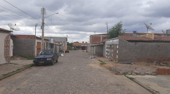 Lagoa Grande (PE): Falta de água irritam comunitários em Vermelhos