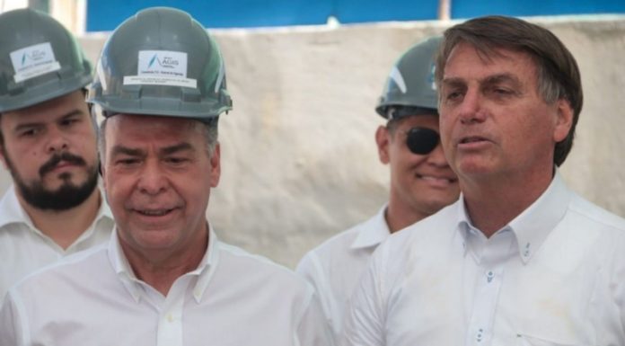 Fernando Bezerra Coelho é um dos nomes cotados por Bolsonaro para ocupar a presidência do Senado