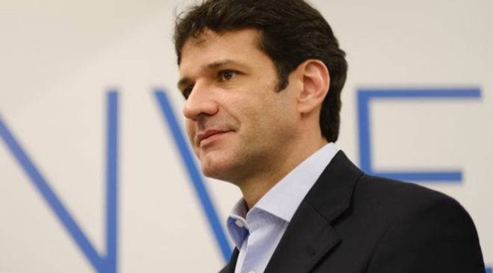 Bolsonaro demite ministro do Turismo; presidente da Embratur assumirá vaga