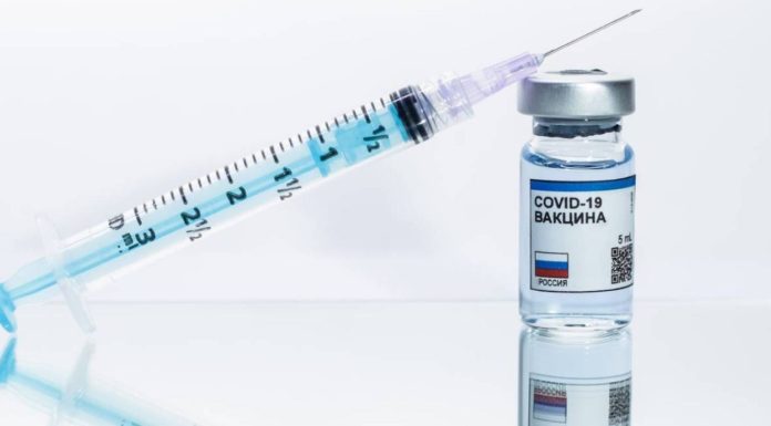 Reino Unido aprova vacina e anuncia aplicação na próxima semana