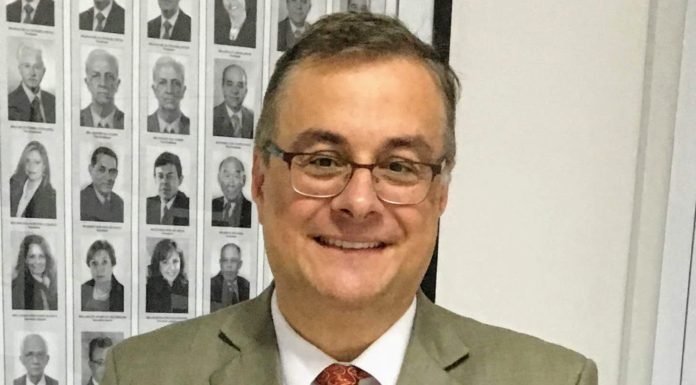 Prorrogar o auxílio emergencial é medida humanitária