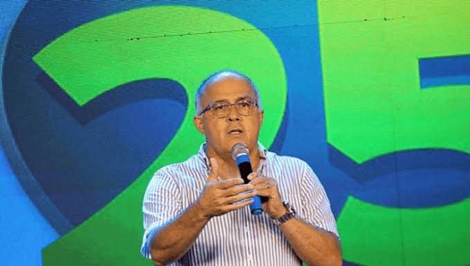 “Prefeitura municipal, numa empresa familiar”. Essa prática mudará?”, questiona Coronel Anselmo