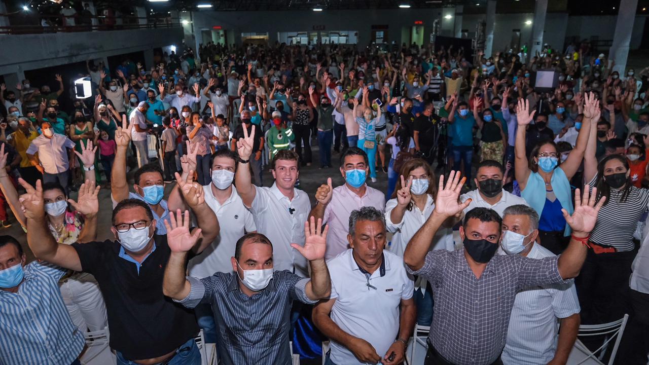 Miguel Coelho recebe apoio de prefeitos de Araripina e Trindade