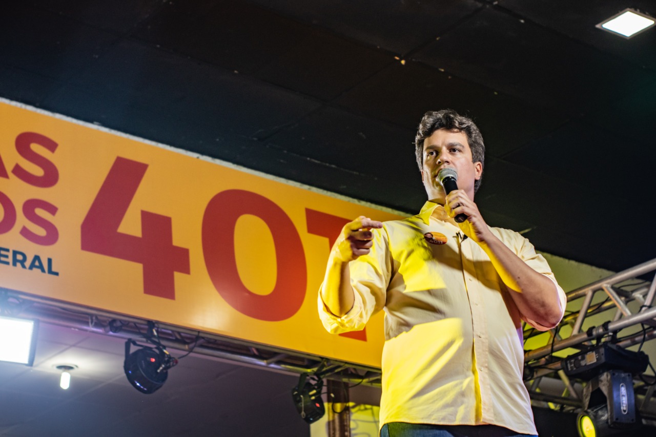“O caminho do futuro começa agora”, anuncia Lucas Ramos na largada de sua campanha para deputado federal
