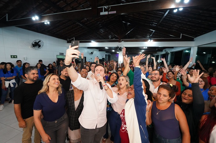 Em Camaragibe, Miguel Coelho reúne lideranças femininas e reafirma prioridade para mulheres em seu secretariado e cargos de comando