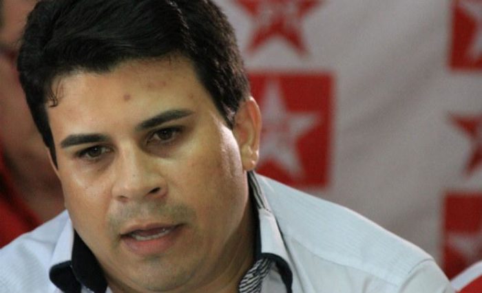 Você sabia que Carlos Veras (PT) é deputado federal? E quer a reeleição?