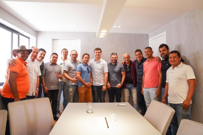 Nove vereadores de Gameleira batem o martelo e fecham apoio a Miguel Coelho