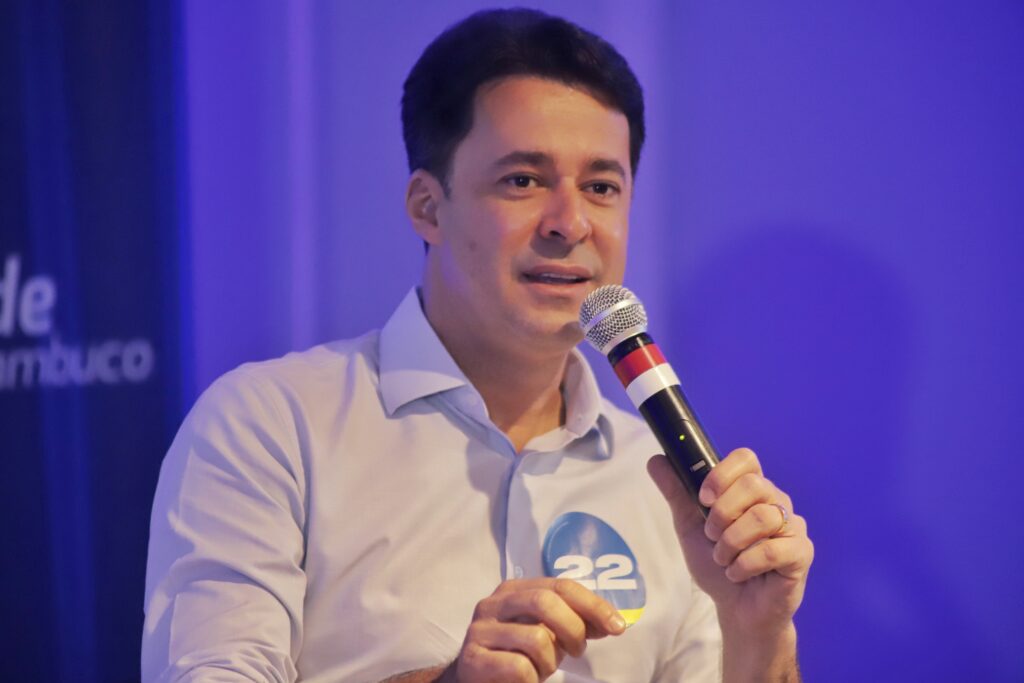 Anderson Ferreira: “Tudo no governo Paulo Câmara é uma caixa preta”
