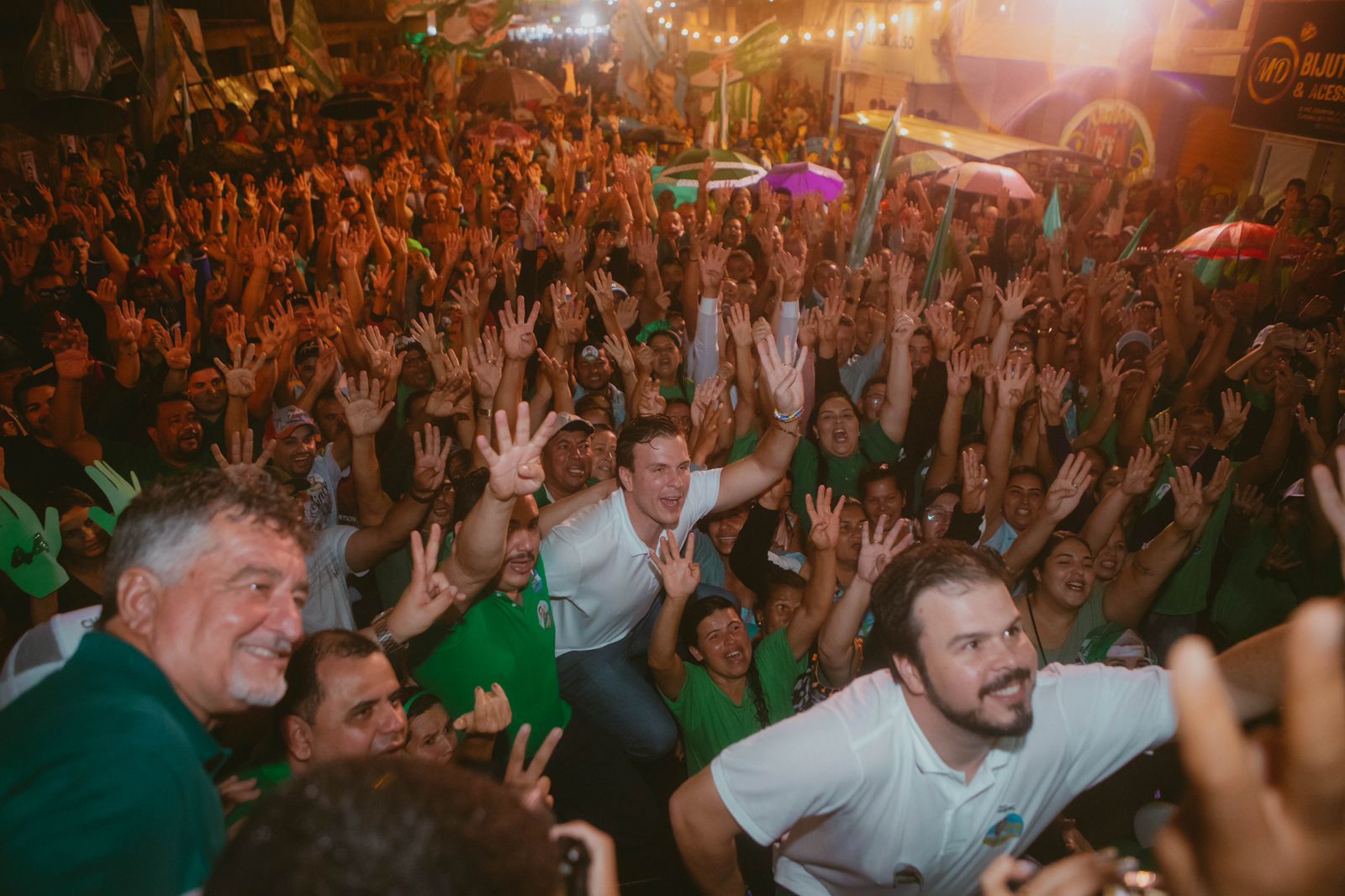 Multidão, chuva e passinho marcam visita de Miguel a Orobó