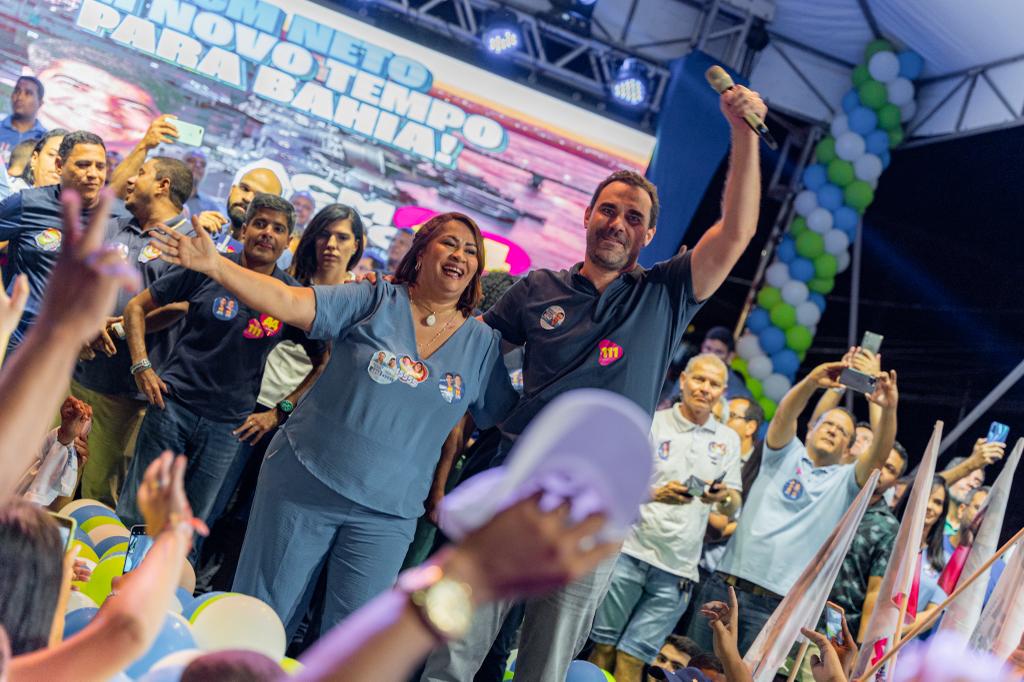 Prefeita Suzana Ramos leva multidão as ruas de Juazeiro e mostra sua força política em apoio à candidatura de ACM Neto