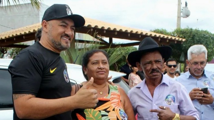Charlles faz apelo à população para que compareçam às urnas no domingo (2) e escolham novos políticos