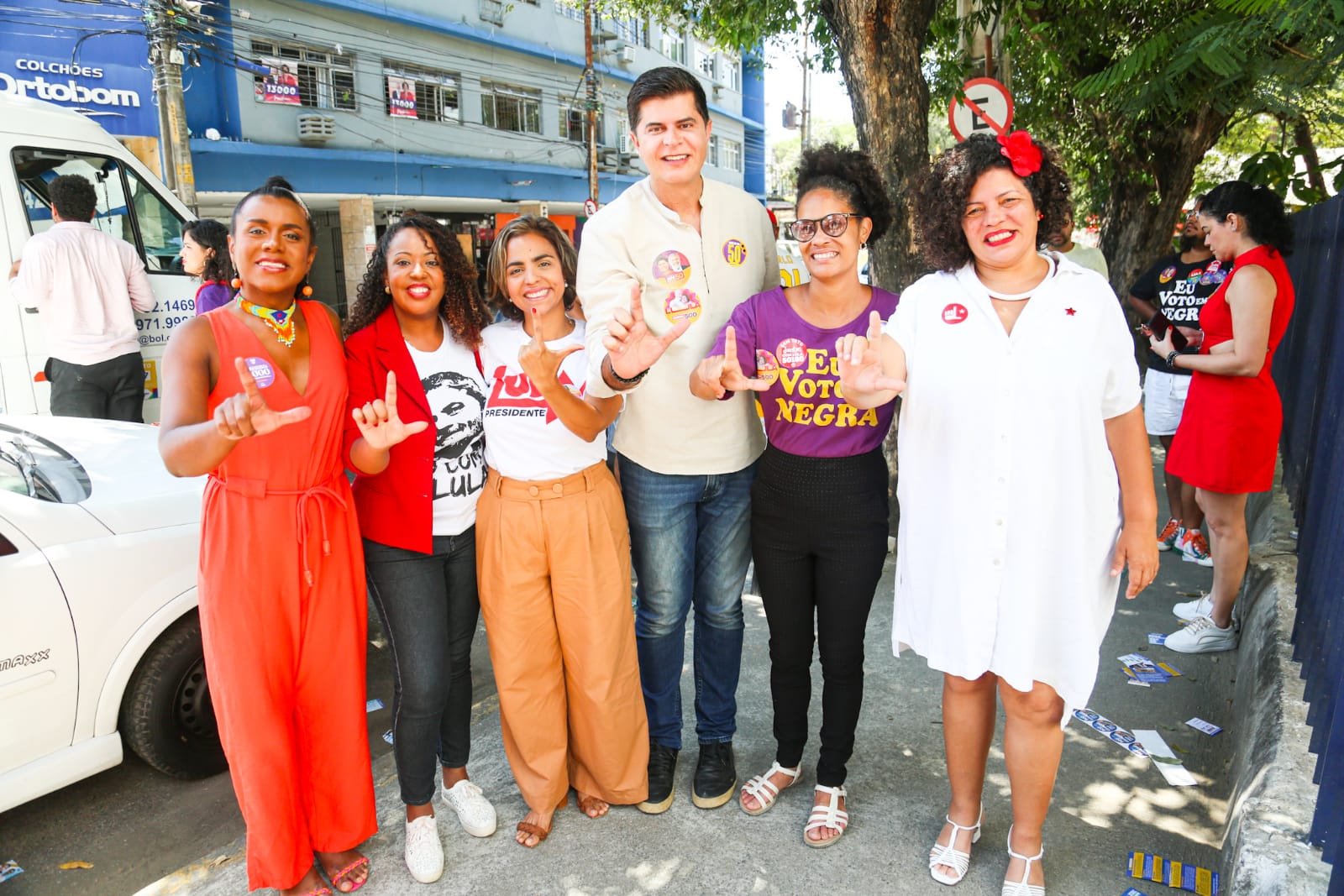 Majoritária do PSOL-PE já cumpriu o dever do voto; João Arnaldo, Alice Gabino e Eugênia Lima votaram juntos na manhã deste domingo