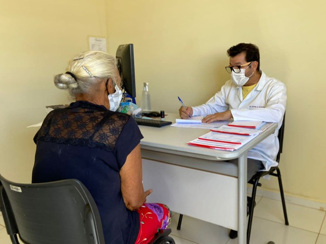 Prefeito George Duarte anuncia ampliação do número de médicos no Hospital Monsenhor Ângelo Sampaio