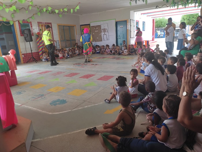 Orientações de cuidado no trânsito são intensificadas pela Prefeitura de Juazeiro em horário de grande fluxo em áreas escolares