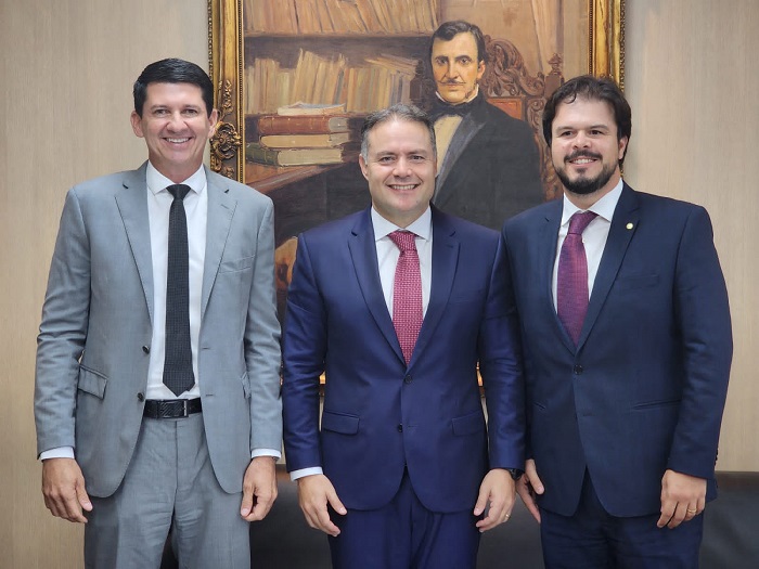 Simão e Fernando Filho se reúnem com ministro dos Transportes para definir últimos detalhes da duplicação da BR-407