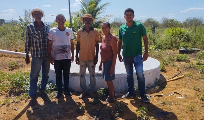 Em parceria com o Governo do Estado Prefeitura de Sento-Sé realiza reforma de cisternas na zona rural do município