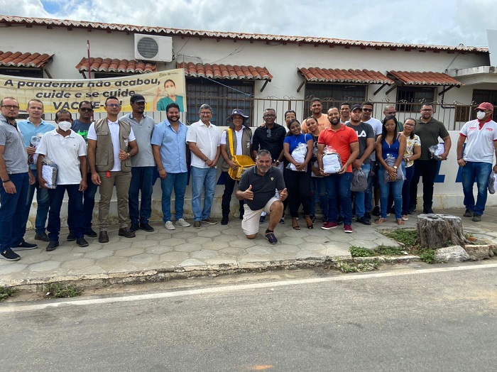 Prefeito George Duarte entrega kits profissionais para todos os Agentes de Combate às Endemias de Santa Maria da Boa da Boa Vista