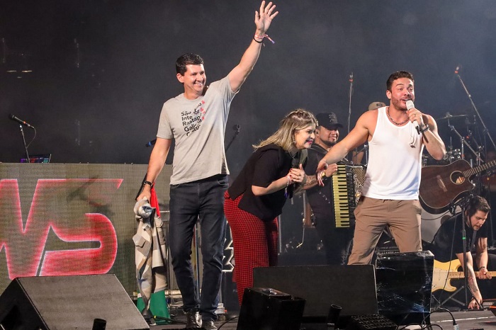 Simão Durando anuncia programação do São João de Petrolina nesta quinta (13)