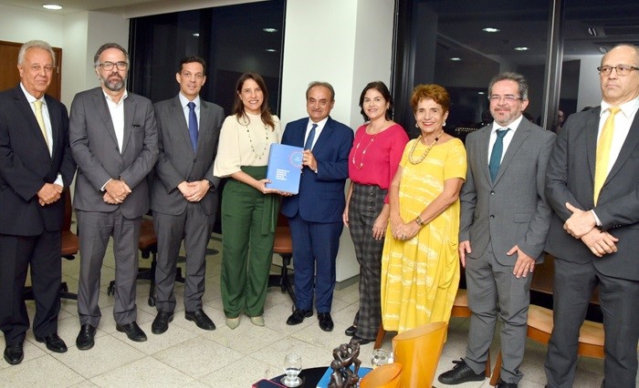 Presidente e conselheiros recebem visita da governadora Raquel Lyra