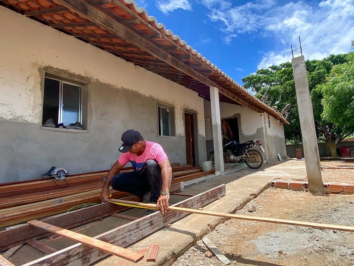 Obras de reforma e ampliação da Escola Araújo Jorge, na comunidade quilombola do Serrote, seguem em ritmo avançado