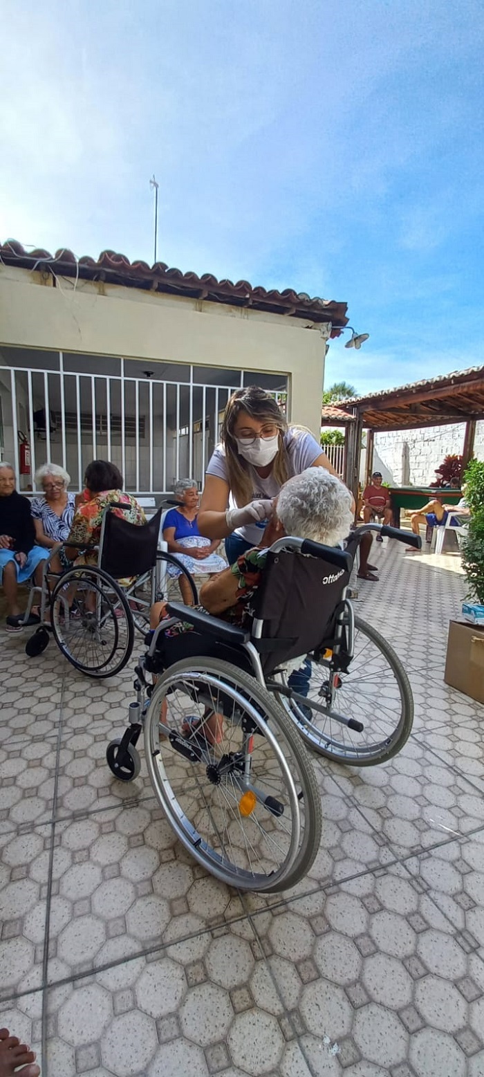 Saúde bucal: Idosos da casa geriátrica são assistidos pela equipe de saúde em Petrolina