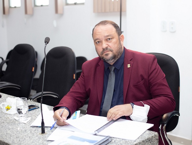 Medeiros de volta a câmara de vereadores