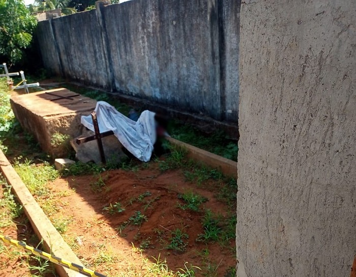 Sento Sé: Homem é encontrado morto com marcas de violência dentro de cemitério
