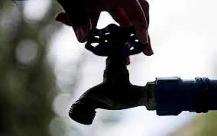 Compesa maltrata moradores do Distrito de Cristalia em Petrolina (PE). “Quase um mês sem água”, relata comunitária