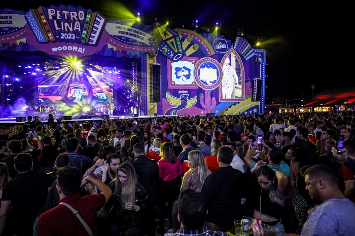 Mistura de ritmos e muita animação na sétima noite do São João de Petrolina