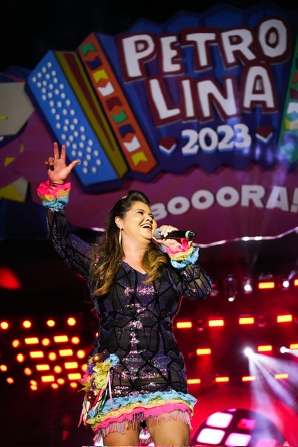 Prata da casa, Ana Costa abre última noite do São João de Petrolina