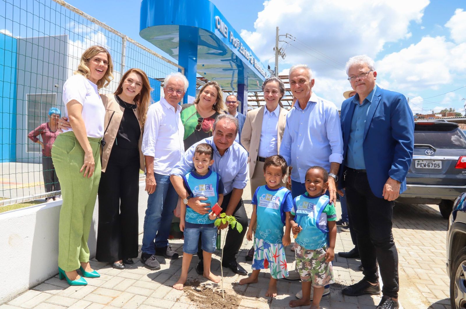 Prefeito Paulo Roberto é o primeiro pernambucano agraciado com o prêmio “Medalha Amigo da Primeira Infância” pela Câmara dos Deputados