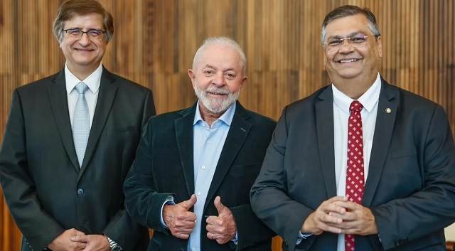 Lula confirma indicação de Flávio Dino ao STF e Paulo Gonet à PGR