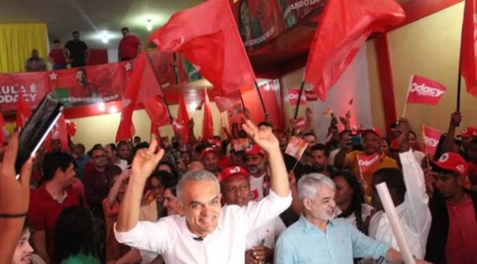 Coluna do Blog: Odacy Amorim homologa candidatura a prefeito de Petrolina sem vice e gera polêmica local