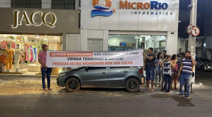 Governador Jerônimo Rodrigues é recebido com protestos em Juazeiro