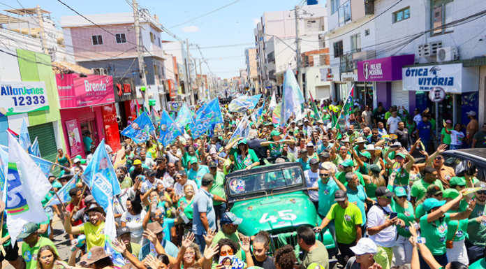 Onda verde invade as ruas de Juazeiro na Grande Puxada do 45 consolidando reeleição de Suzana Ramos
