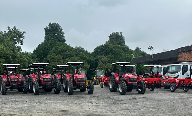 Codevasf fortalece mecanização agrícola em Pernambuco com a entrega de equipamentos a produtores