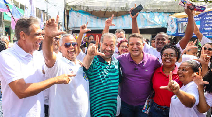 Padilha recebe ministro Lupi representando Lula na campanha em Paulista