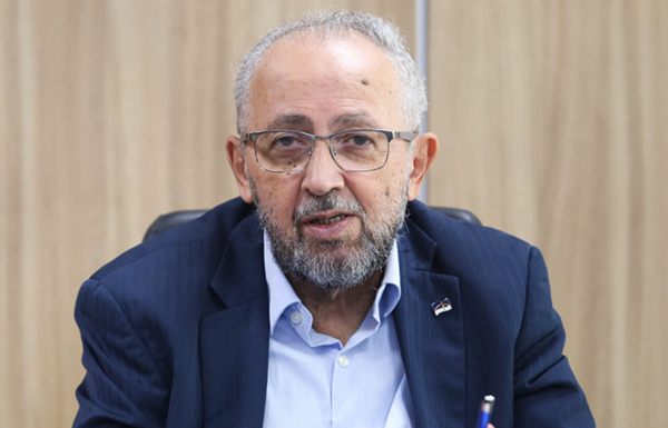 Secretário de Recursos Hídricos e Saneamento de Pernambuco, Almir Cirilo, participa nesta segunda-feira (16) de reunião sobre a situação dos reassentados dos perímetros irrigados do Sistema Itaparica