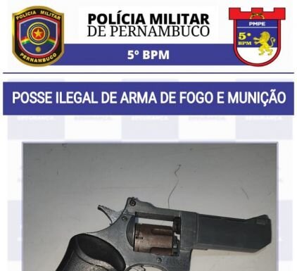 Policiais Militares do 5°BPM conduzem mulher por posse ilegal de arma de fogo no bairro São Joaquim