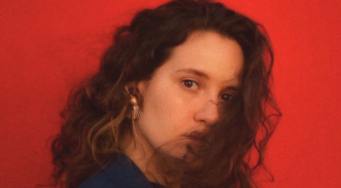 Cantora baiana Julinha lança primeira parte do seu álbum ‘Aprumar’ em um Ep de 4 faixas