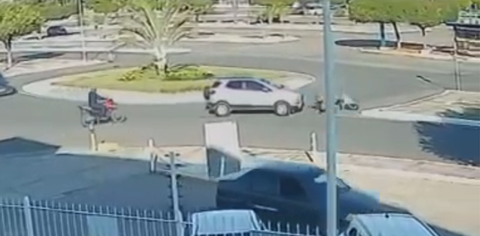 Vídeo: Mulher morre em acidente na rotatória do Maria Auxiliadora em Petrolina