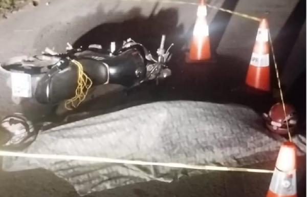 Grave acidente deixa dois motociclistas mortos na PE-061