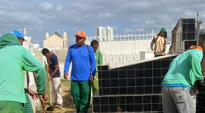 Prefeitura de Juazeiro intensifica limpeza e manutenção nos cemitérios para o dia de finados