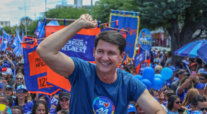 Após enquadrar a oposição no último debate, Simão Durando afirma que o trabalho venceu a baixaria e o atraso, informa assessoria